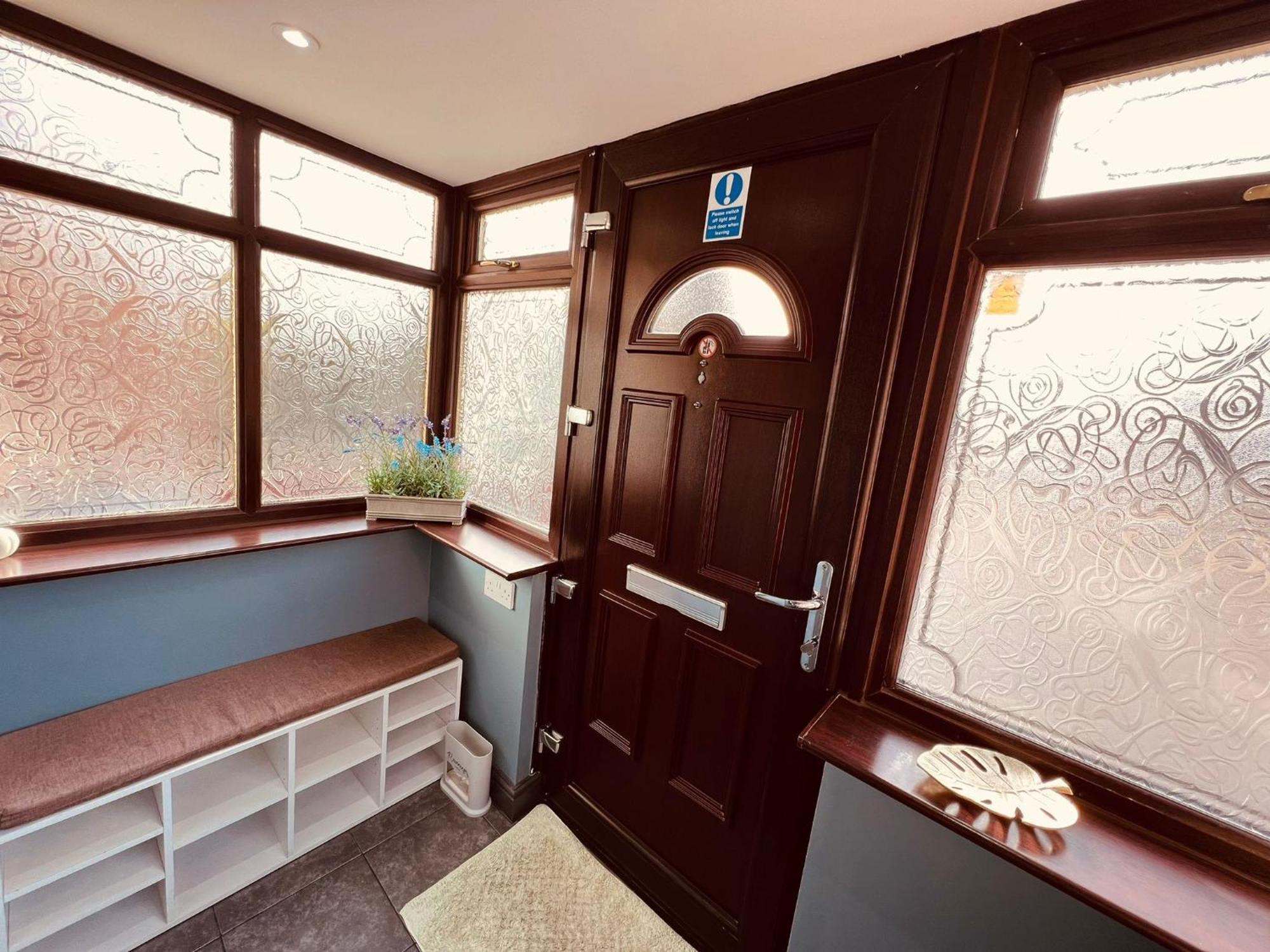 Modern Suites -5 Bedroom House- With Free Parking Birmingham City Kültér fotó