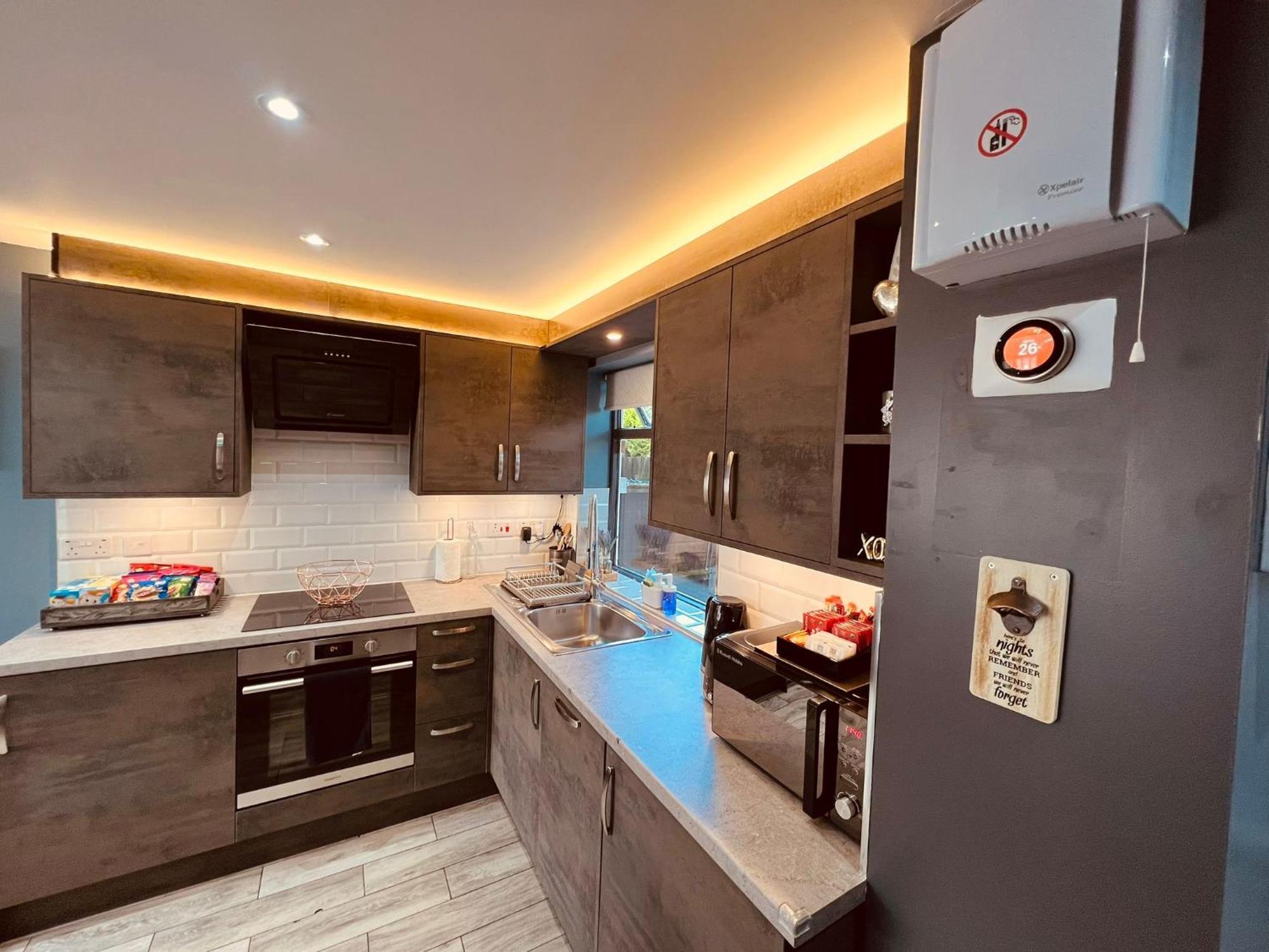 Modern Suites -5 Bedroom House- With Free Parking Birmingham City Kültér fotó
