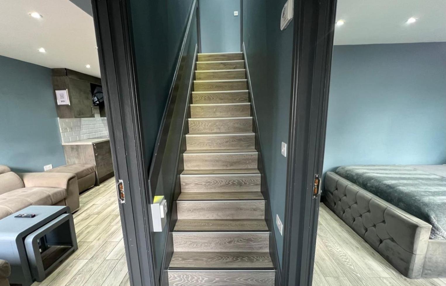 Modern Suites -5 Bedroom House- With Free Parking Birmingham City Kültér fotó