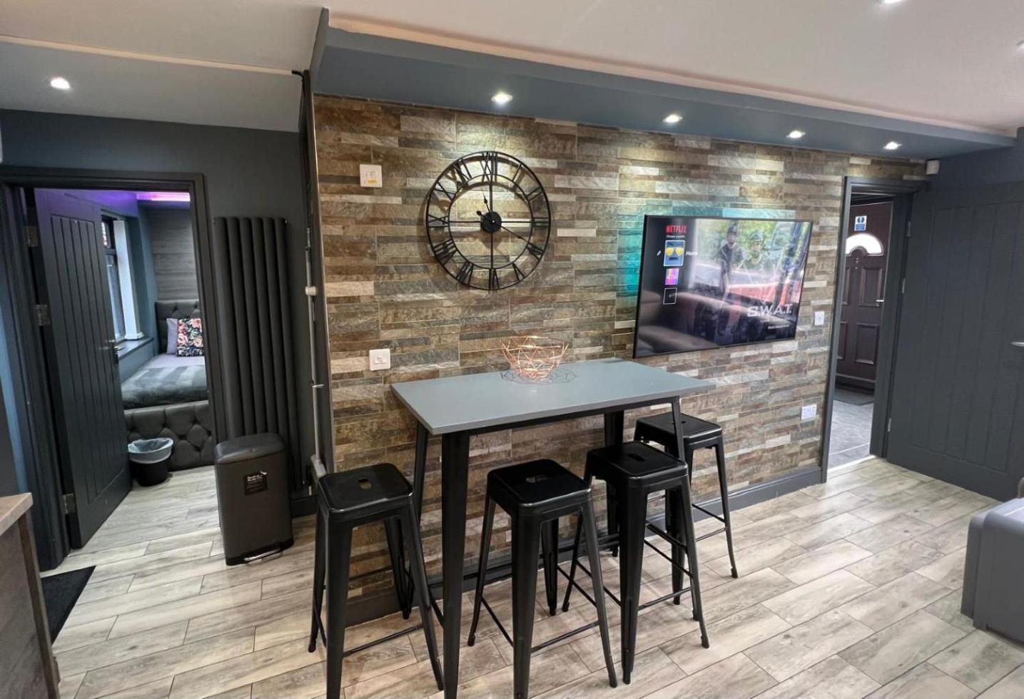 Modern Suites -5 Bedroom House- With Free Parking Birmingham City Kültér fotó
