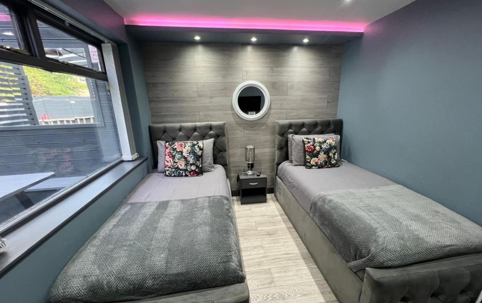 Modern Suites -5 Bedroom House- With Free Parking Birmingham City Kültér fotó