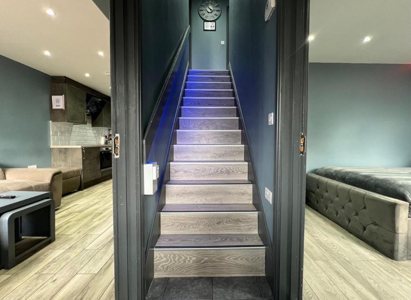 Modern Suites -5 Bedroom House- With Free Parking Birmingham City Kültér fotó