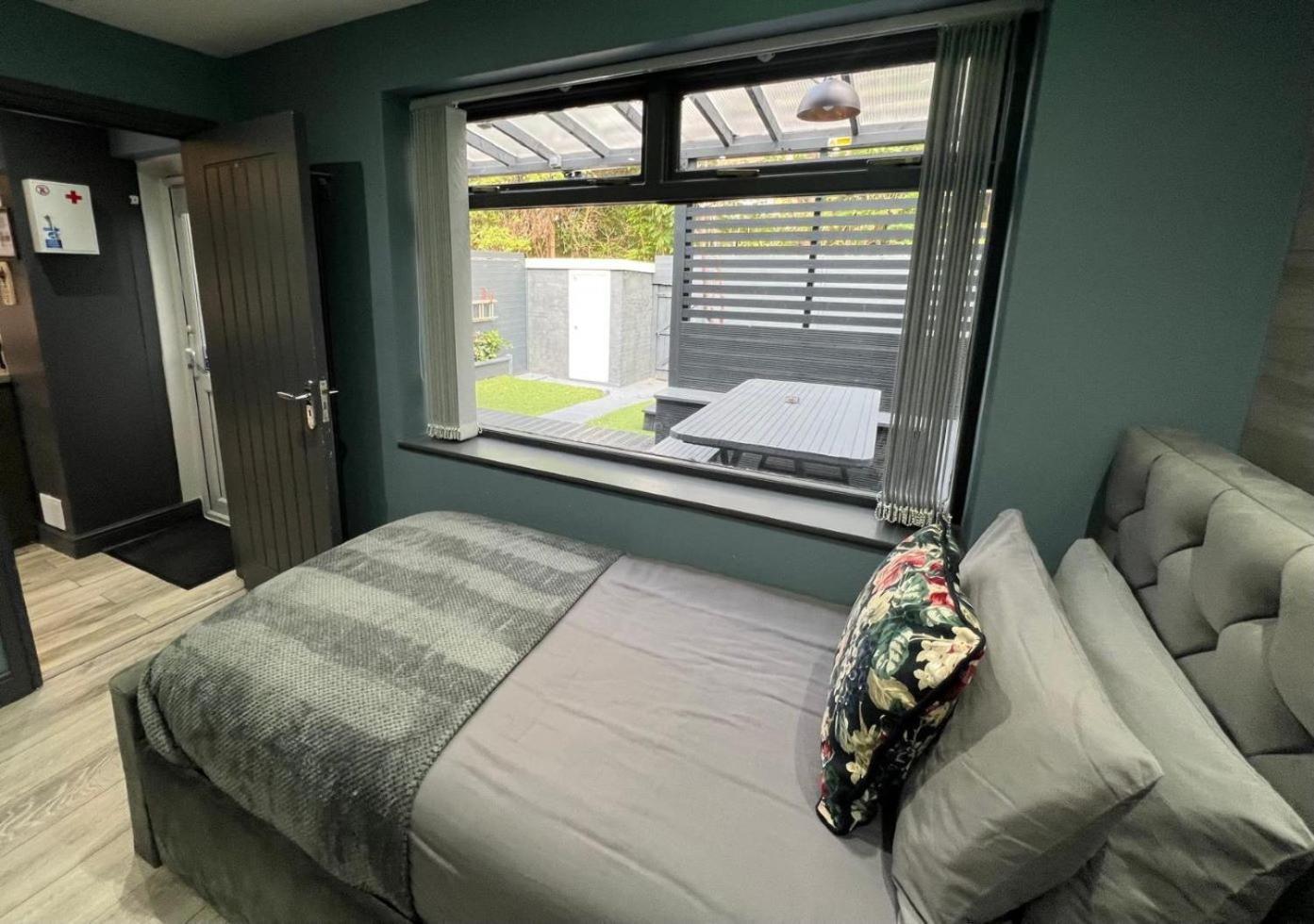 Modern Suites -5 Bedroom House- With Free Parking Birmingham City Kültér fotó