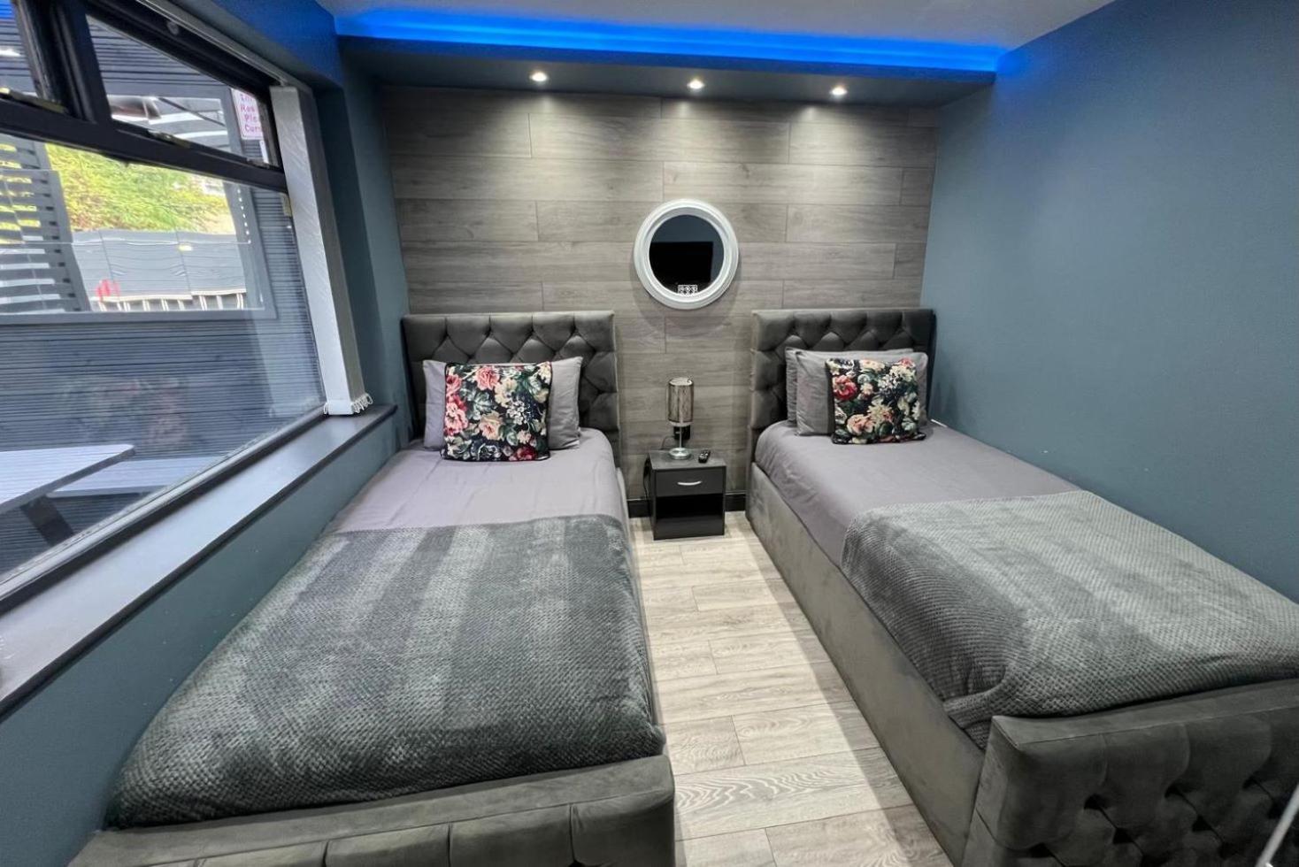 Modern Suites -5 Bedroom House- With Free Parking Birmingham City Kültér fotó