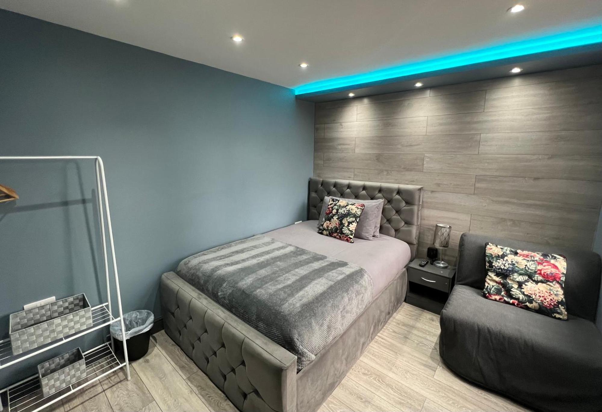 Modern Suites -5 Bedroom House- With Free Parking Birmingham City Kültér fotó