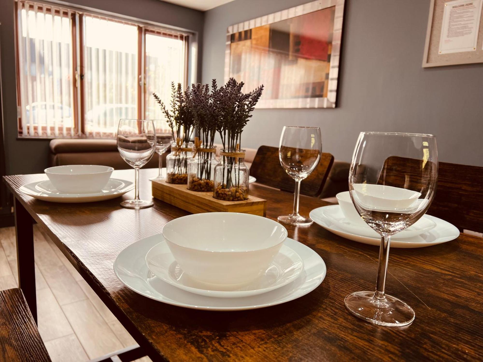 Modern Suites -5 Bedroom House- With Free Parking Birmingham City Kültér fotó